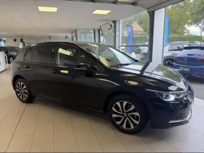 Photo 8 Volkswagen Golf  1.5 eTSI OPF 130ch Active DSG7