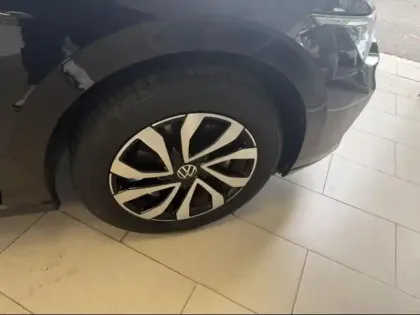 Photo 9 Volkswagen Golf  1.5 eTSI OPF 130ch Active DSG7