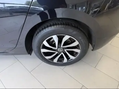 Photo 12 Volkswagen Golf  1.5 eTSI OPF 130ch Active DSG7