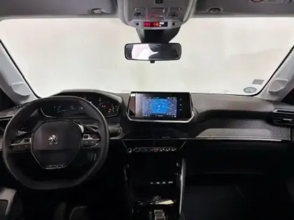 Photo 8 Peugeot 208  e- 136ch Style