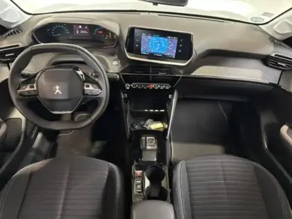 Photo 7 Peugeot 208  e- 136ch Style
