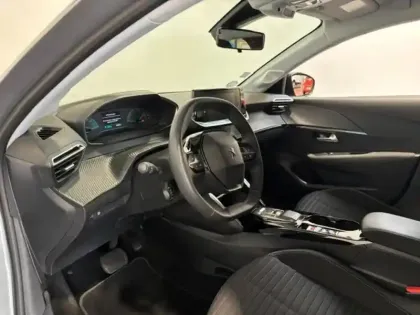 Photo 6 Peugeot 208  e- 136ch Style