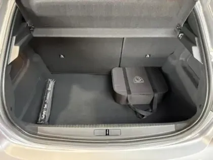 Photo 12 Peugeot 208  e- 136ch Style