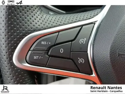 Photo 12 Renault Clio  1.6 E-Tech hybride 145ch Engineered
