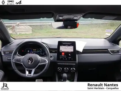 Photo 9 Renault Clio  1.6 E-Tech hybride 145ch Engineered