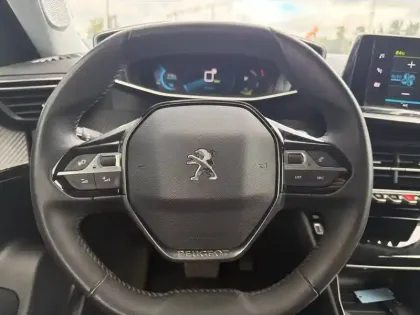 Photo 8 Peugeot 2008  Electrique 136 ch