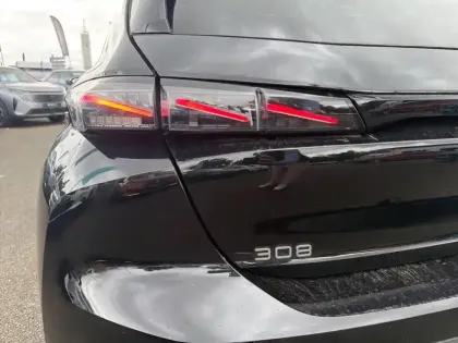 Photo 16 Peugeot 308  PHEV 225 e-EAT8