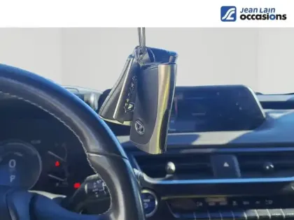 Photo 18 Lexus UX  250h 2WD