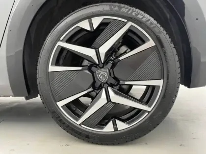 Photo 34 Peugeot 208  Hybrid 136 e-DCS6