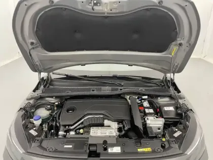 Photo 32 Peugeot 208  Hybrid 136 e-DCS6