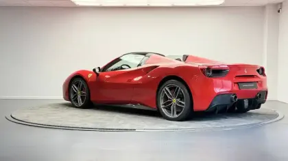 Photo 6 Ferrari 488  Spider 4.0 V8 670ch