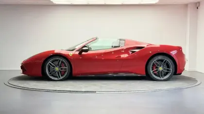 Photo 7 Ferrari 488  Spider 4.0 V8 670ch