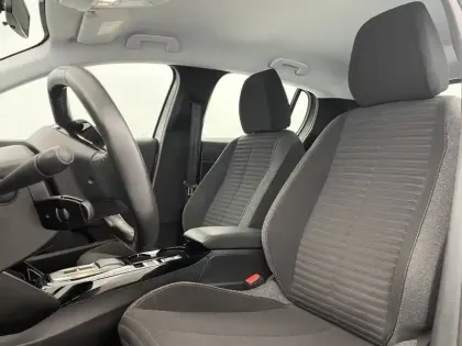 Photo 13 Peugeot 208  Electrique 50 kWh 136ch