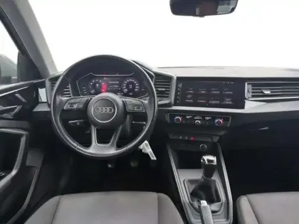 Photo 7 Audi A1 25 TFSI 95 ch BVM5 S line