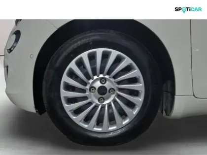 Photo 9 Fiat 500  e 95ch Pack Confort / Ecran + Caméra et Radars