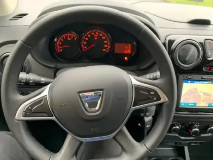 Photo 13 Dacia Lodgy  1.3 TCe 130ch FAP Stepway 5 places E6D-Full