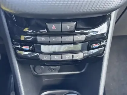 Photo 12 Peugeot 2008  PureTech 110ch S&S EAT6 Allure