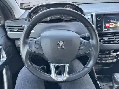 Photo 11 Peugeot 2008  PureTech 110ch S&S EAT6 Allure