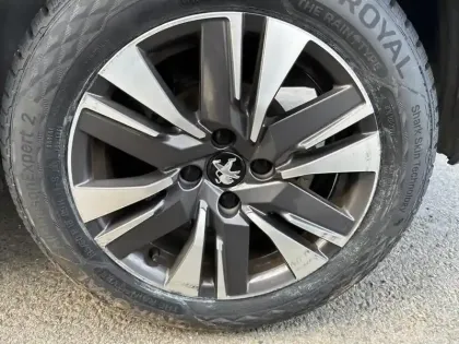 Photo 13 Peugeot 2008  PureTech 110ch S&S EAT6 Allure