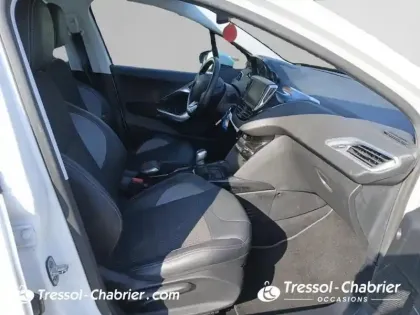 Photo 7 Peugeot 2008  PureTech 130ch S&S BVM6 Allure