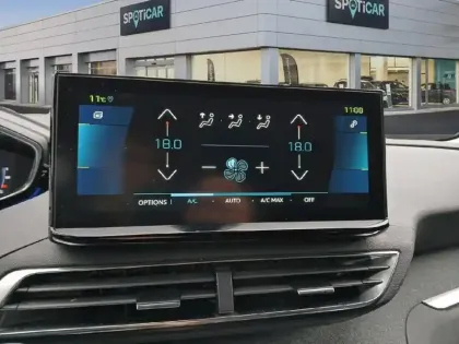 Photo 21 Peugeot 3008  Hybrid 225 e-EAT8 Allure Pack