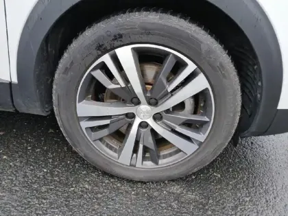 Photo 14 Peugeot 3008  Hybrid 225 e-EAT8 Allure Pack