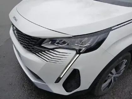 Photo 13 Peugeot 3008  Hybrid 225 e-EAT8 Allure Pack