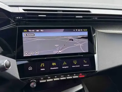 Photo 12 Peugeot 308  PHEV 180ch GT e-EAT8