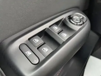 Photo 11 Alfa Romeo Tonale  1.5 Hybrid 130ch Edizione Speciale TCT