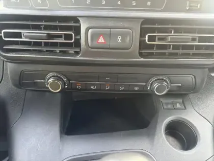 Photo 12 Peugeot Rifter  Standard BlueHDi 100 S&S BVM6 5pl Active Pack