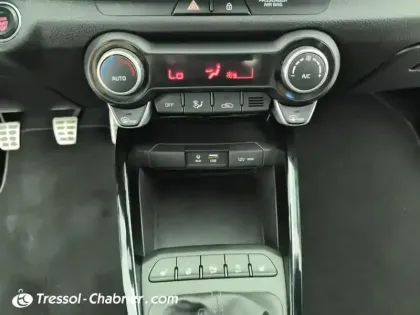 Photo 14 Kia Stonic  1.0 T-GDi 120 ch ISG BVM6 Premium