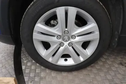 Photo 5 Peugeot 2008  BlueHDi 100ch S&S BVM5