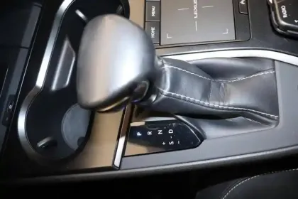 Photo 12 Lexus UX  250h 2WD