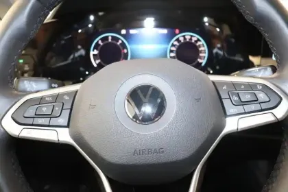 Photo 11 Volkswagen Golf  2.0 TDI SCR 150 DSG7