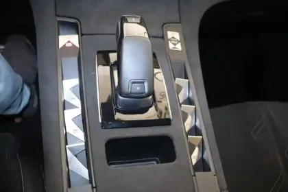 Photo 12 DS DS 7 DS7 Crossback BlueHDi 180 EAT8