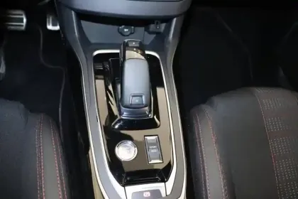 Photo 11 Peugeot 308  BlueHDi 130ch S&S EAT8