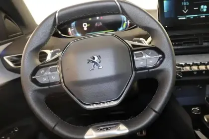 Photo 15 Peugeot 3008  Hybrid 225 e-EAT8