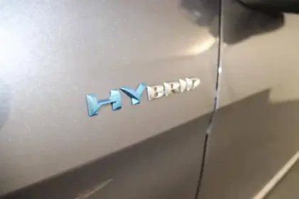 Photo 7 Peugeot 3008  Hybrid 225 e-EAT8