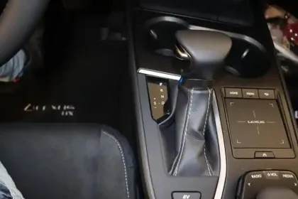 Photo 11 Lexus UX  250h 2WD