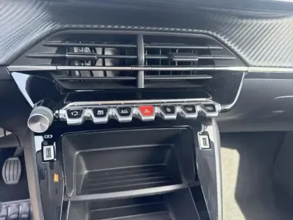 Photo 12 Peugeot 208  PureTech 75 S&S BVM5 Style