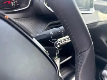 Photo 17 Peugeot 208  PureTech 75 S&S BVM5 Style