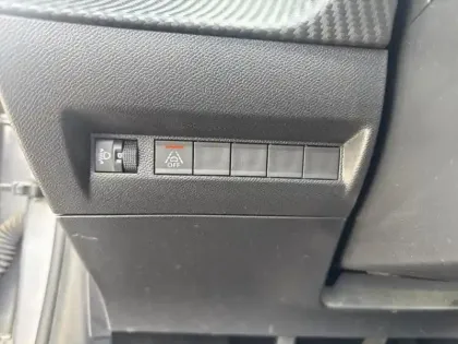 Photo 24 Peugeot 208  PureTech 75 S&S BVM5 Style