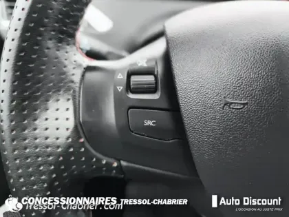 Photo 18 Peugeot 2008  PureTech 130ch S&S BVM6 GT Line