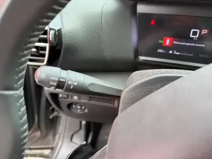 Photo 16 Citroën C4  BlueHDi 130 S&S EAT8 Feel Pack