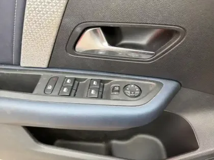 Photo 19 Citroën C4  BlueHDi 130 S&S EAT8 Feel Pack