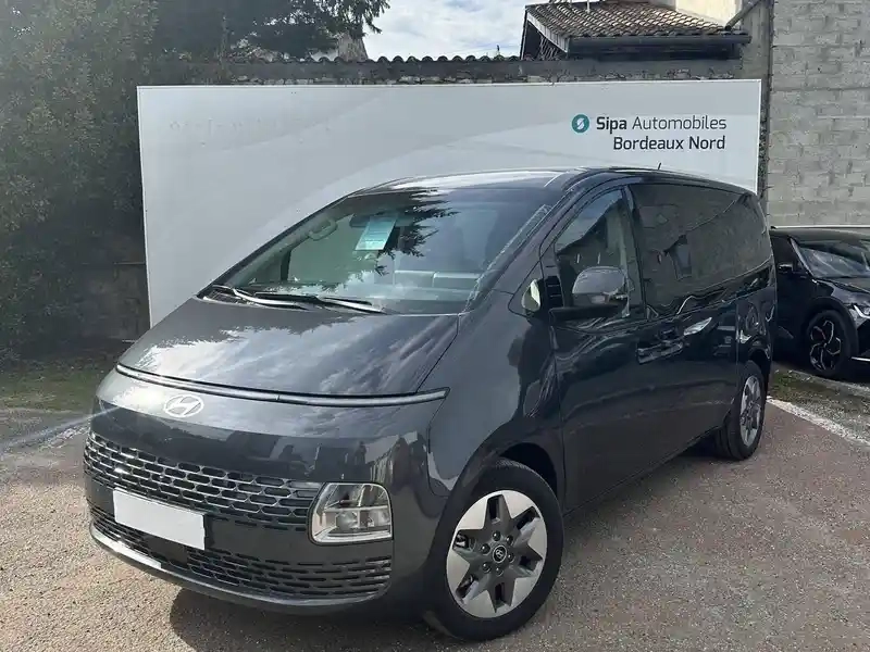 Photo Hyundai Staria Executive