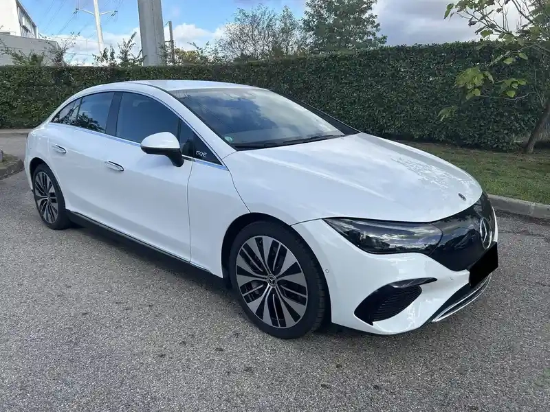 Photo Mercedes Eqe Electric Art