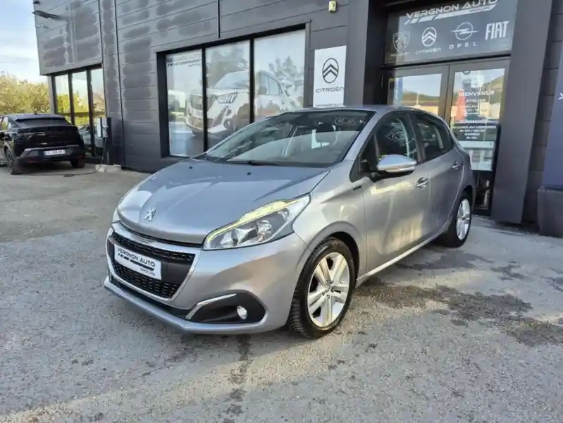 Photo Peugeot 208 Puretech 82 Signature