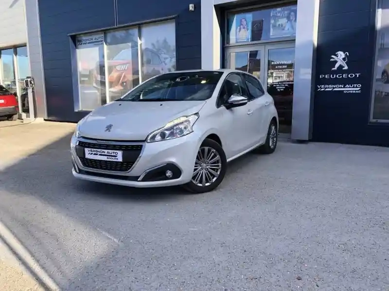 Photo Peugeot 208 1.2 Puretech 82 Allure