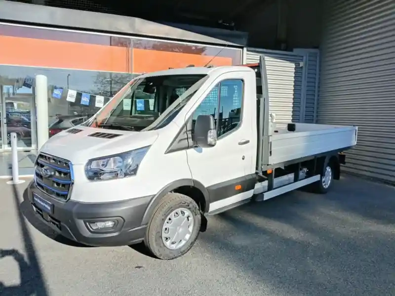 Photo Ford Transit Châssis Ccb Pe 350 L3h1 135 Kw Batterie 75/68 Kwh Trend Business